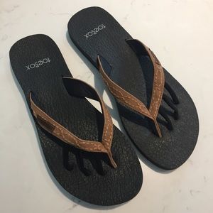 toesox serena five toe sandals